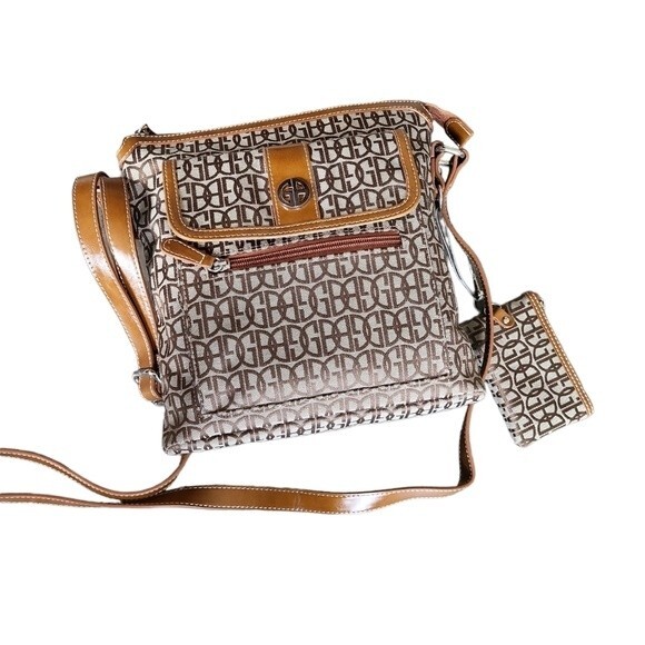 NWOT Giani Bernini women's crossbody bag shoulder bag, brown, small wallet bonus - Picture 2 of 8